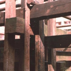 Broomhall Flats wooden climbing frame, June 1980 | Photo: Tony Allwright