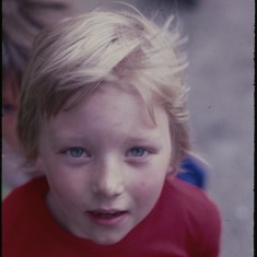 Young boy, Broomhall Flats. July 1978 | Photo: Tony Allwright
