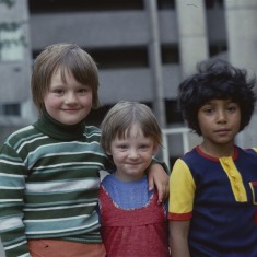 Three friends, Broomhall Flats. July 1978 | Photo: Tony Allwright