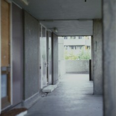 Walkway at Broomhall Flats, July 1978 | Photo: Tony Allwright