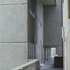 Walkway at Broomhall Flats, July 1978 | Photo: Tony Allwright