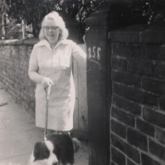 Vera Barker and her dog outside 255 Broomhall St, 1966 | Photo: Lynn Pearson