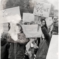 Children holding a banners “We want to Survive.” 1980s | Photo: Our Broomhall