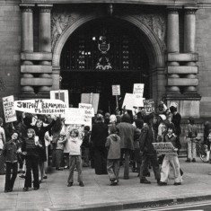 Protest to save the Gell St Playground outside the Town Hall. 1980s | Photo: Our Broomhall