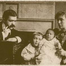 James H. Stainton, Frank, Kenneth (baby) & Ada Ellis Stainton. 1898 | Photo: Jenny Clark