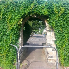 Archway to Holberry Gardens. 2013 | Photo: Our Broomhall