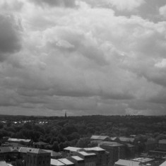 Southern suburbs of Sheffield from the Hanover Flats roof. August 2014 | Photo: Jepoy Sotomayor