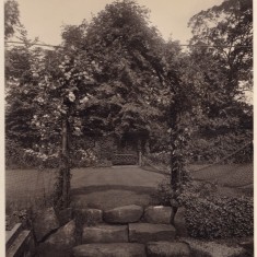The bower in the garden at Park House. c. 1930 | Photo: William Emery