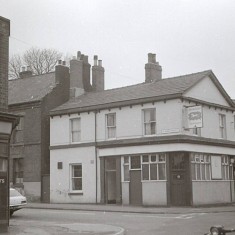 Hanover Pub, 1970s. | Photo: Edward Mace