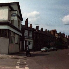 Hanover Pub, corner of Clarke Street. 1970s. | Photo: Edward Mace