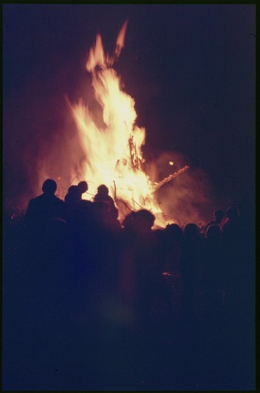 Bonfire night! Broomhall adventure playground, 5th November 1976 | Photo: Tony Allwright