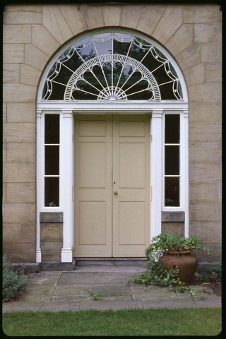 Broom Hall fanlight above main door, August 1978 | Photo: Tony Allwright