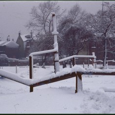 Broomhall adventure playground under snow, February 1979 | Photo: Tony Allwright