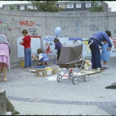 Murals, Broomhall summer fair, Hanover Flats. September 1979 | Photo: Tony Allwright