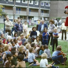 Punch and Judy crowd, Broomhall summer fair, Hanover Flats. September 1979 | Photo: Tony Allwright