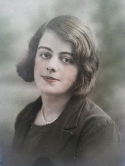 Elsie Pix (nee Godley) aged around 16, c.1928 | Photo: Elsie Pix