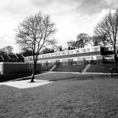 Low rise housing scheme of higher density, Gloucester Street | Photo: SALS PSu06706 & Bellwood Photography