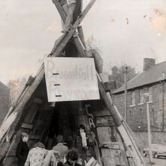 Teepee in the Broomhall Playground. 1970s | Photo: Our Broomhall