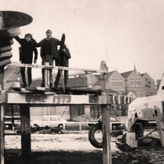 Makeshift playground on Gell Street. 1980s | Photo: Our Broomhall