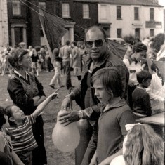 'Mexican Des', Graham Handley and 'Linda' at the Broomhall Fayre. 1970s | Photo: Our Broomhall