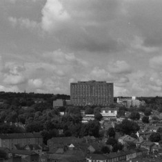 The Royal Hallamshire Hospital from the Hanover Flats roof. August 2014 | Photo: Jepoy Sotomayor