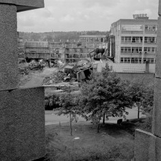 Demolition of Viners cutlery factory from Broomhall Flats, 1985 | Photo: Adrian Wynn