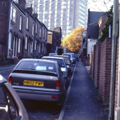 Broomspring Lane showing Springfield pub, c.1988 | Photo: Broomhall Centre